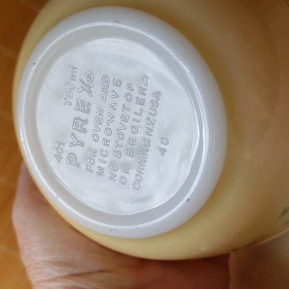 Pyrex 750 mi nesting mixing bowl 401 Shenandoah vintage - Picture 3 of 5